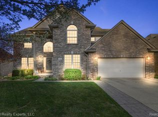 33836 Bartola Dr, Sterling Heights, MI 48312