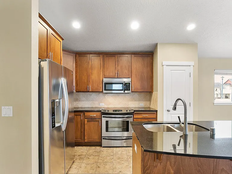 2121 N Country Vista Blvd — Photo 2