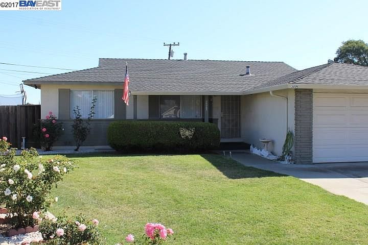 2nd image of 39505 Walters Ct