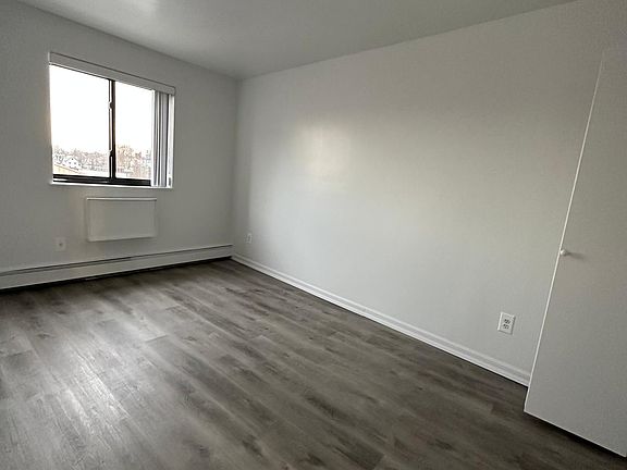 5th image of 4012 149th St #3 J