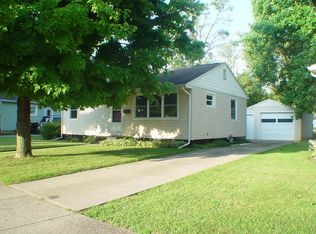 1008 Canterbury Dr, South Bend, IN