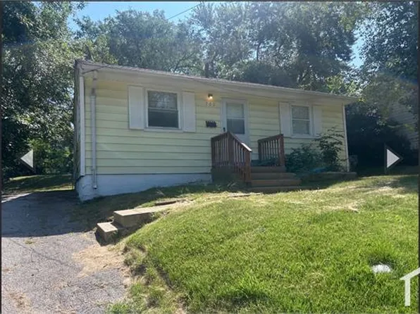 702 Beardsley Ct, Saint Louis, MO 63135