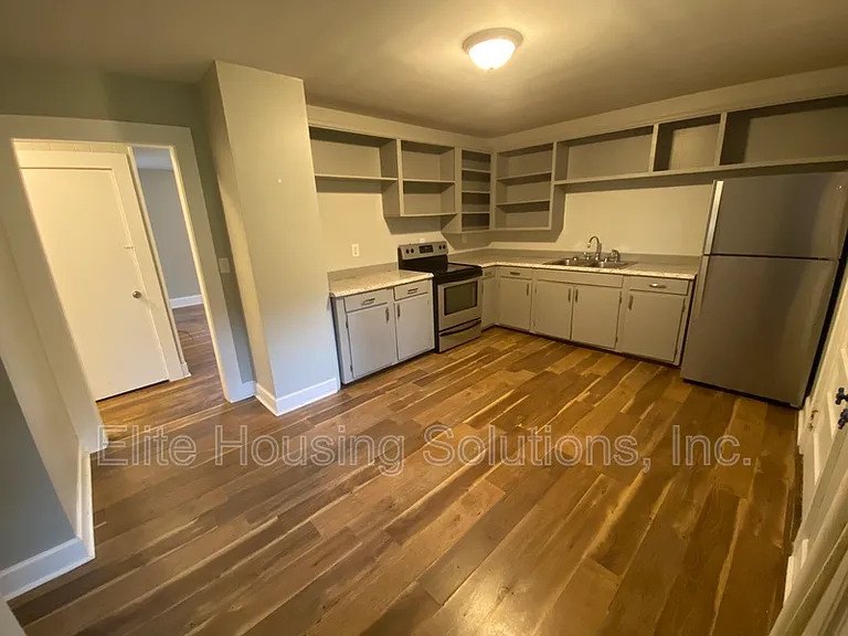765 N 8th St — Photo 6