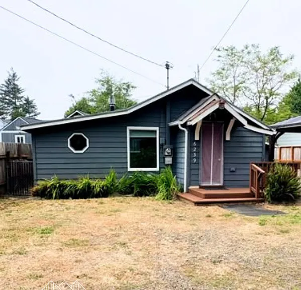 6239 SW Jetty Ave — Photo 2