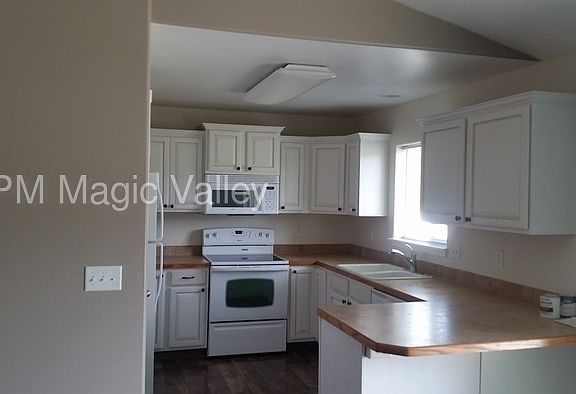 2nd image of 867 Grace Dr W