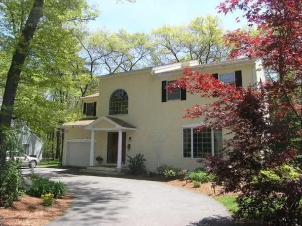241 East St, Lexington, MA 02420