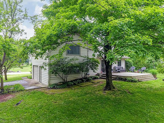 3rd image of 48 Trenton Cir