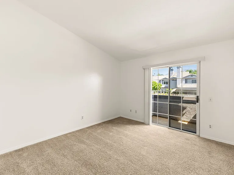 8552 Stoneyhill Dr — Photo 9