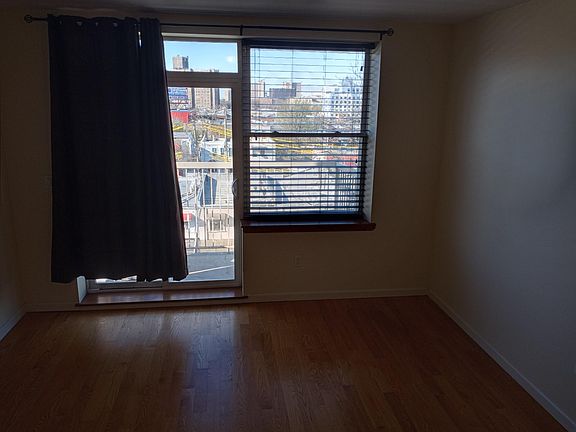 4th image of 2818 W 17th St #4B