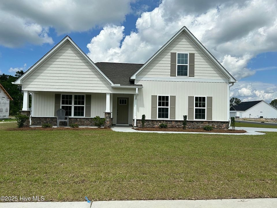 1st image of 102 Betsy Ross Lane