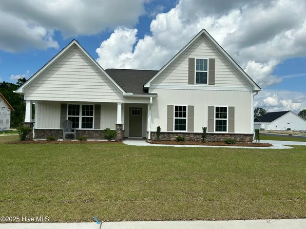 102 Betsy Ross Lane, Newport, NC 28570