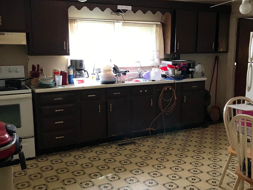 2nd image of 8 Grand Blvd