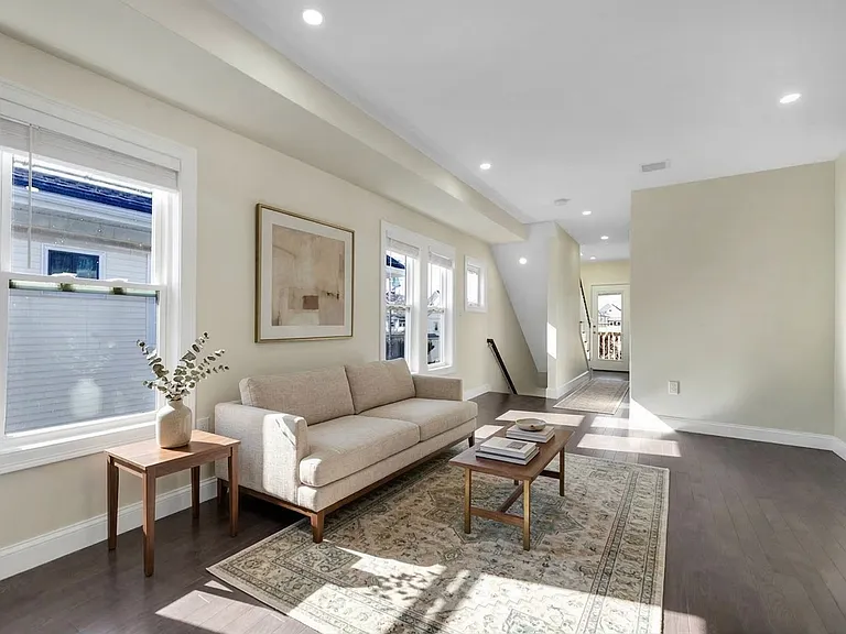 43 Wright Ave #4 — Photo 2