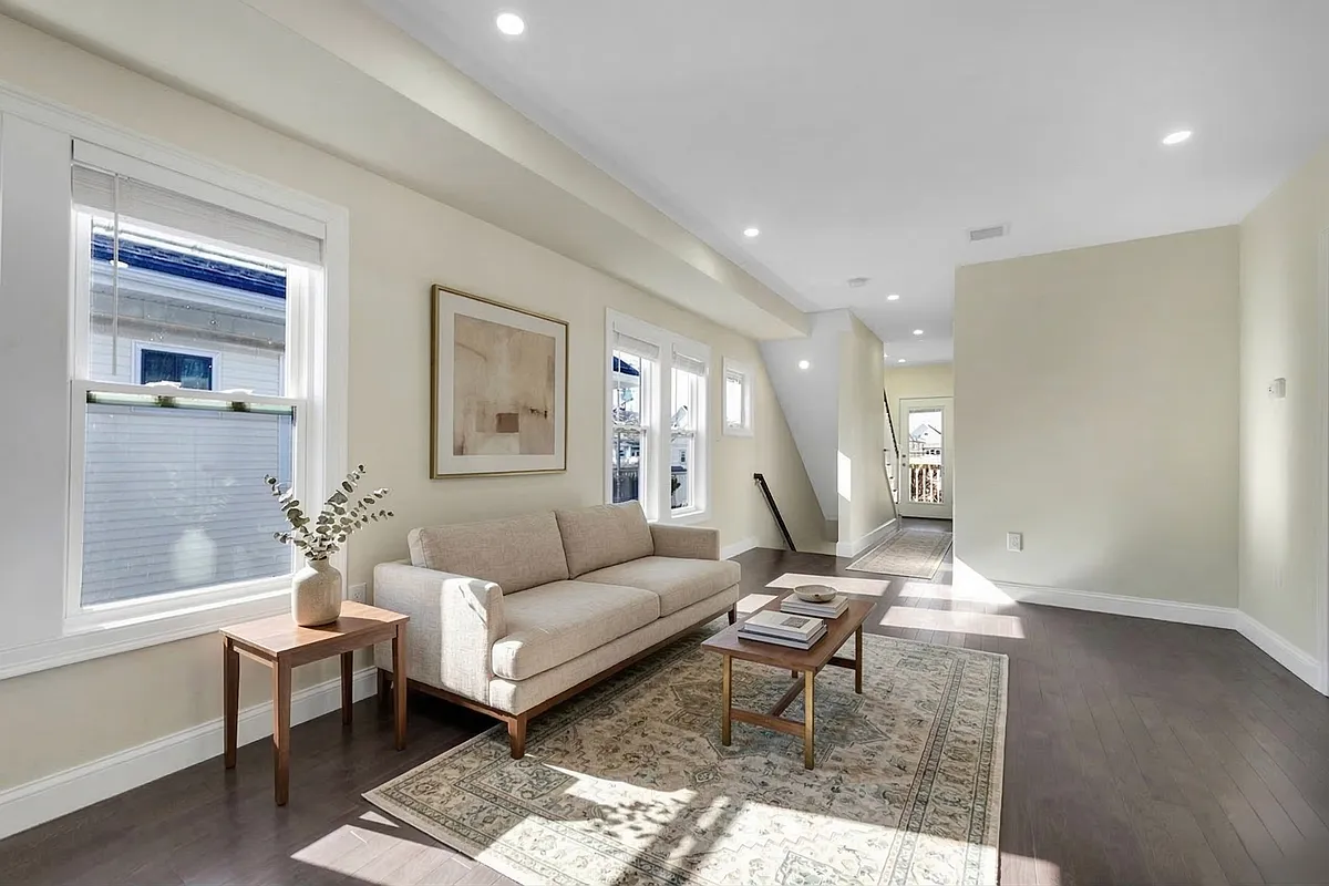 Building Photo - 43 Wright Ave #22