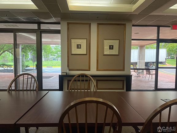 5th image of 30 S Adelaide Ave APT 4B