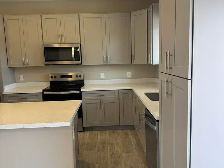 15235 S Country Club Dr — Photo 26