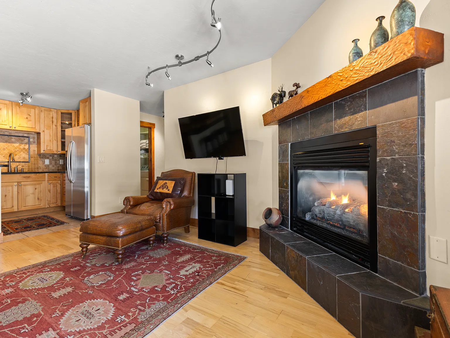 1 bed, 672 sqft, $2,950 — Photo 4