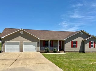 1206 Oakcrest Ln, Dexter, MO 63841