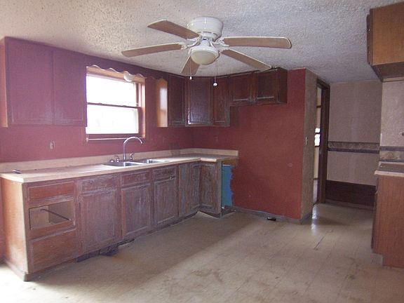 3rd image of 404 S 5th St