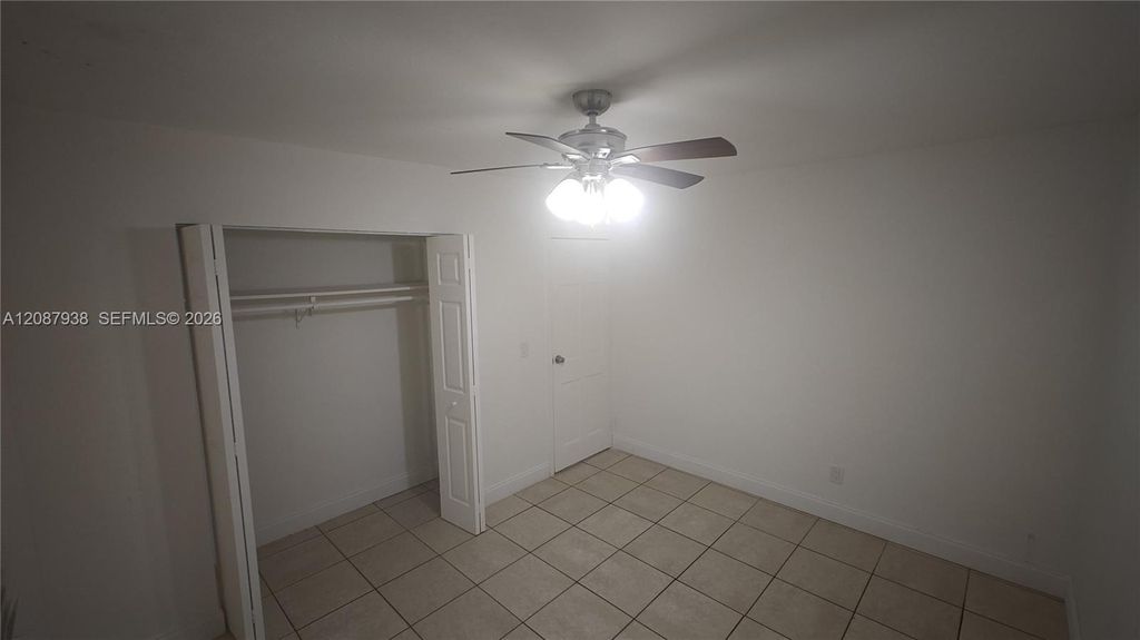 2643 NW 10th St, photo 7