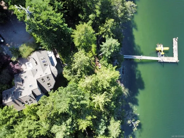 165 Ontario Pl, Saltspring Island, BC V8K 2L5