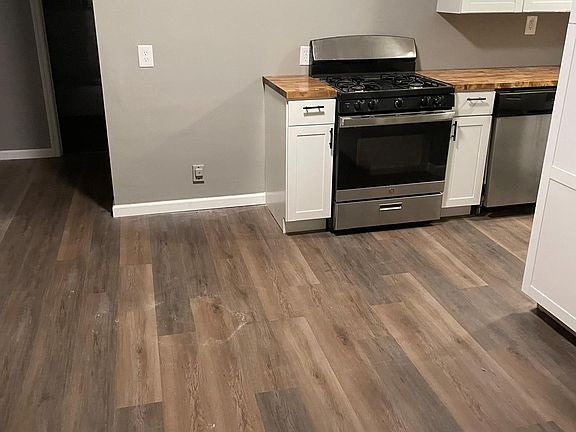 4th image of 318 E 42nd St #1