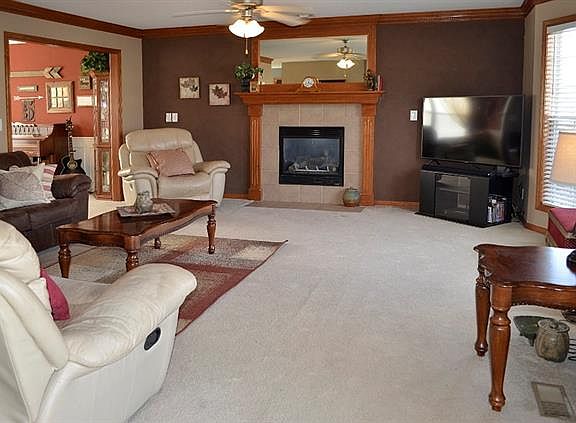 5th image of 1037 Wellington Way