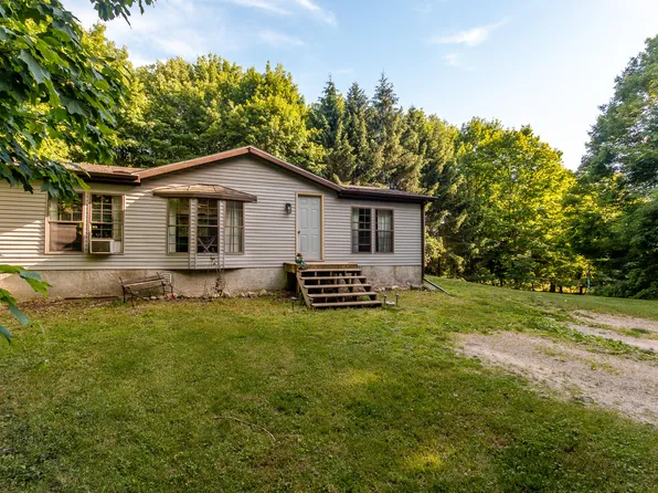 41959 Baseline Rd, Bloomingdale, MI 49026