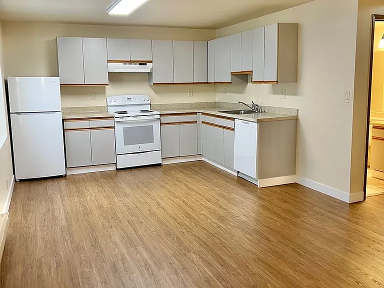 Tuscany Apartments — Photo 33