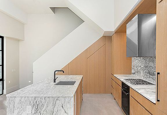 5th image of 517 W 29th St Penthouse D