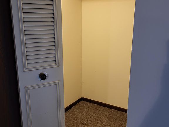 5th image of 701 W 65th St APT 3