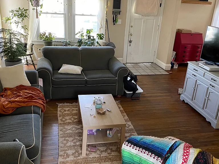 708 Franklin Ave — Photo 2