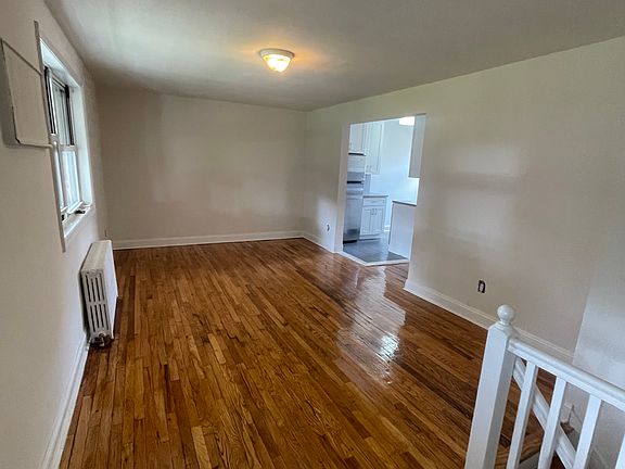 5th image of 6429 223rd Pl APT B