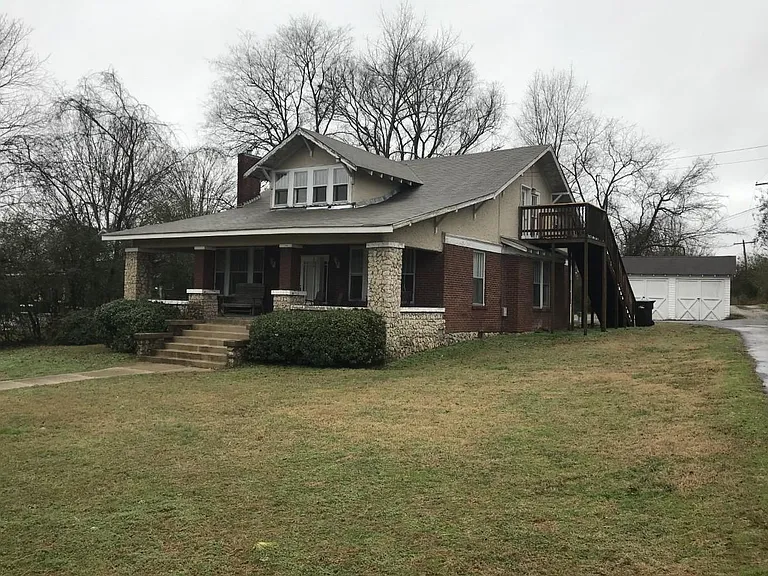 503 Riverside Dr — Photo 2