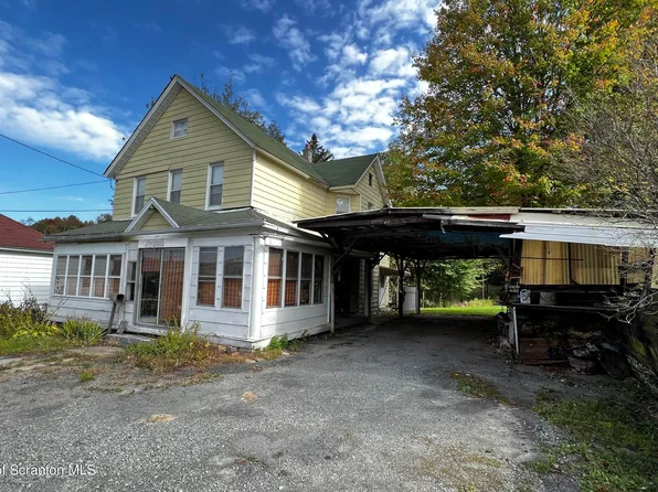 102 Wayne St, Carbondale, PA 18407