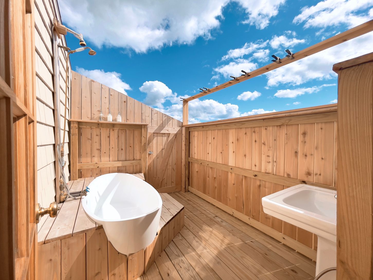  Outdoor Cedar Spa 