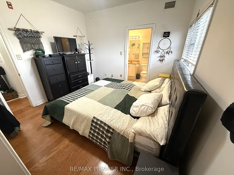 9944 Keele St #303 — Photo 8