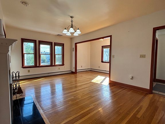 4th image of 11 Raymond St #11