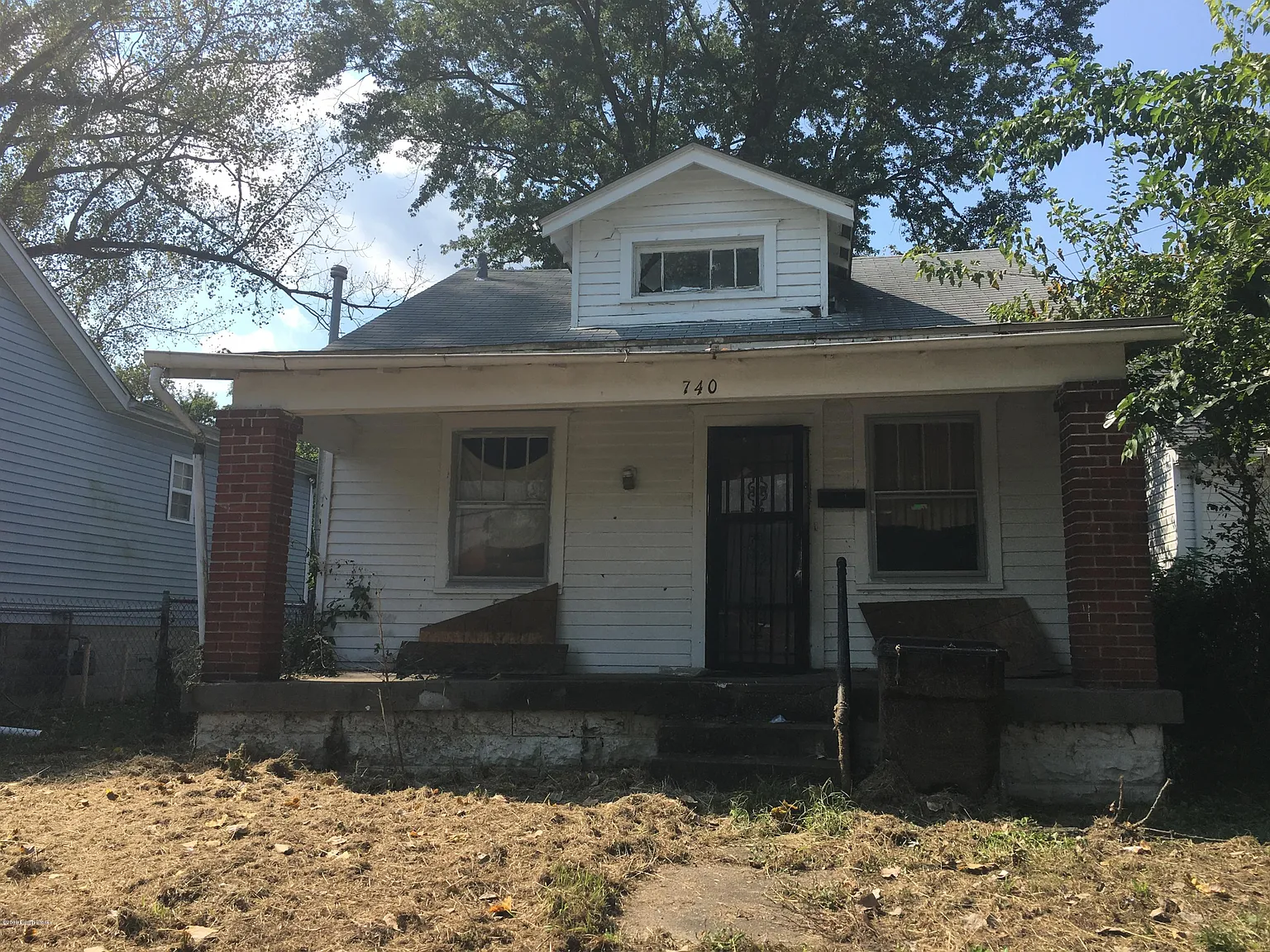 740 Ziegler St photo 1