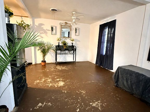 5th image of 150 E Cooper Ave