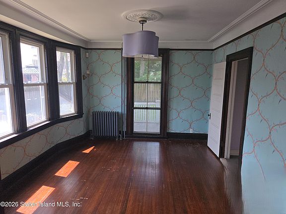 4th image of 14 Jackson St