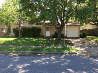 405 NW Wintercrest Rd, Burleson, TX 76028