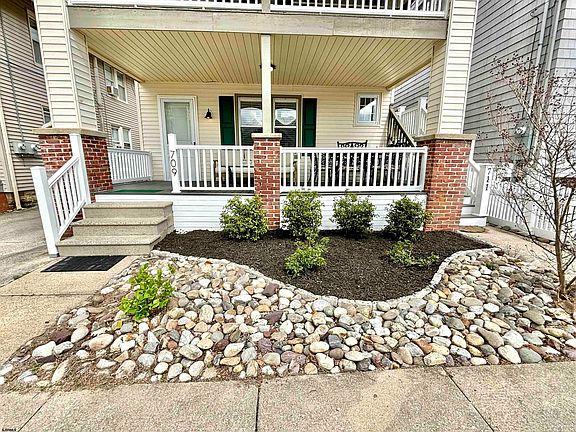 3rd image of 709 2nd St #1