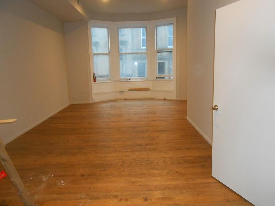 2nd image of 2013 Walnut St APT 4
