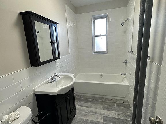 3rd image of 164 Sterling Ave APT 21