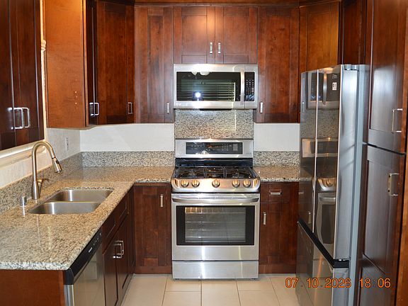 2nd image of 14233 Broadway Ct