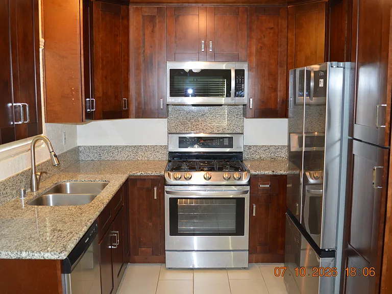 14233 Broadway — Photo 7