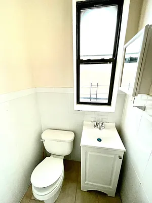 Rented by Pear NYC LLC | media 8