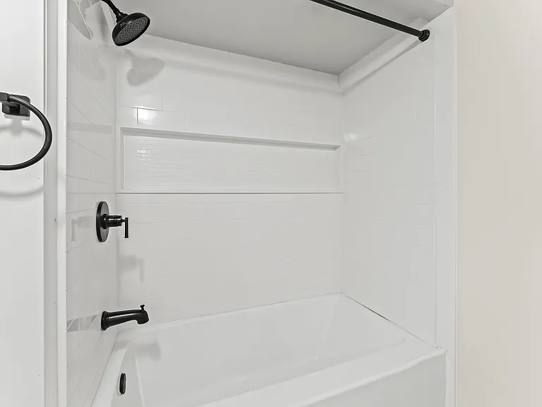 1021 S Maple Ave — Photo 25