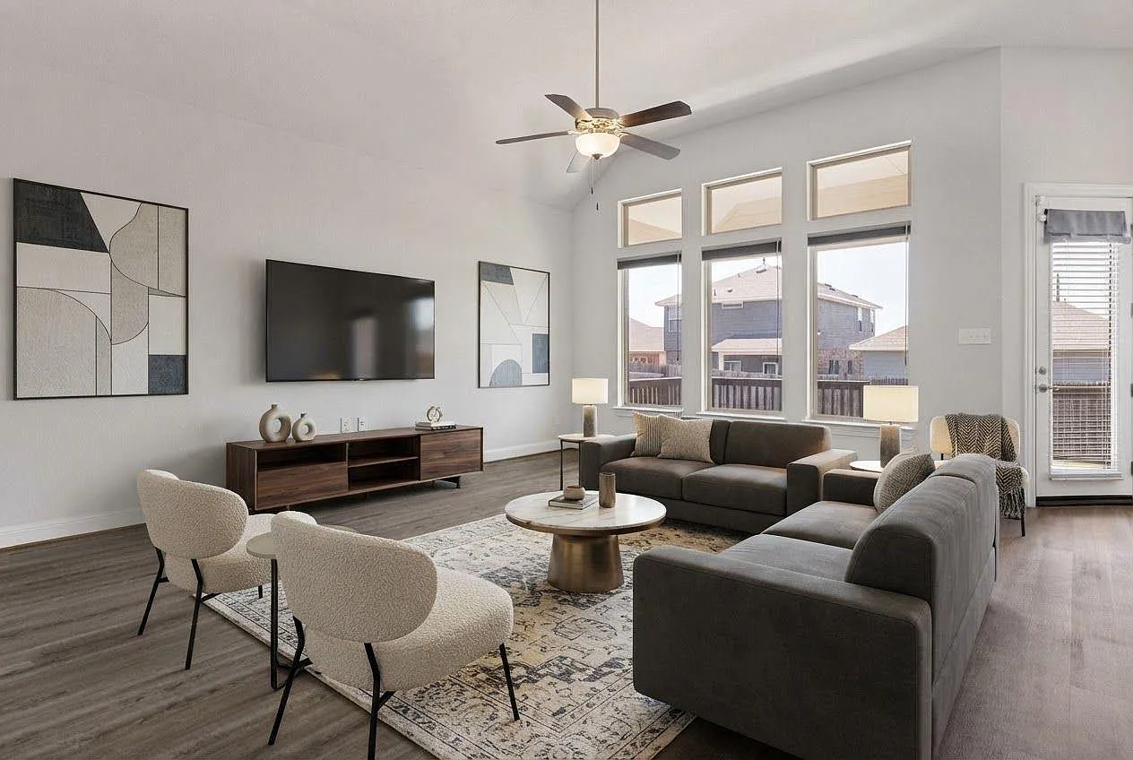 3 bed, 2.0 bath, 2483 sqft, $2,545 — Photo 4